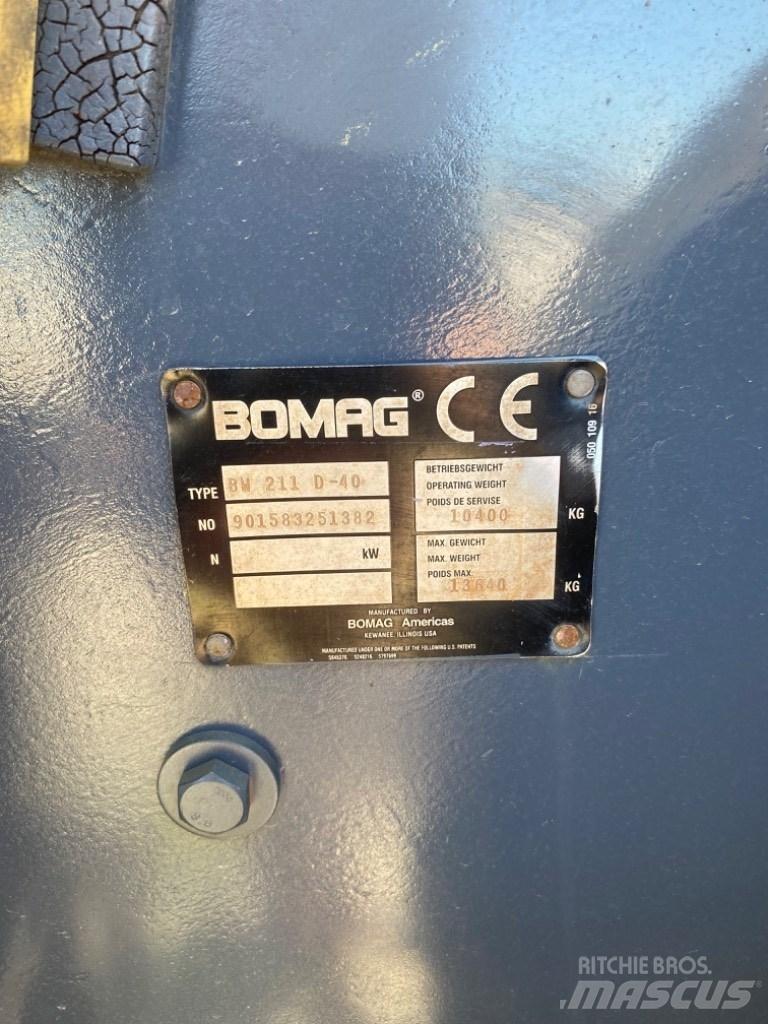 Bomag BW 211 D-40 Walce typu kombi