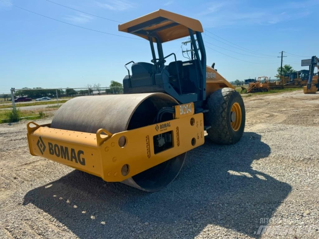 Bomag BW 211 D-40 Walce typu kombi