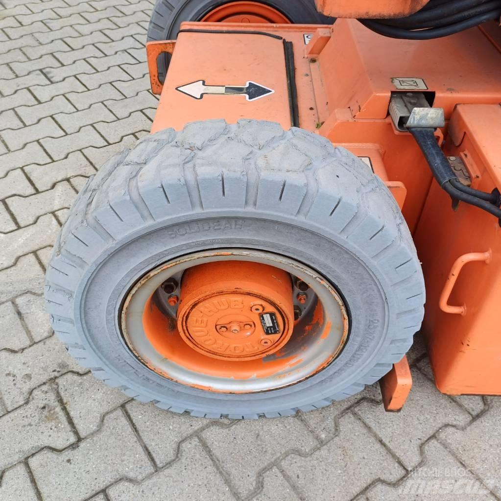 JLG E300AJP Podnośniki przegubowe