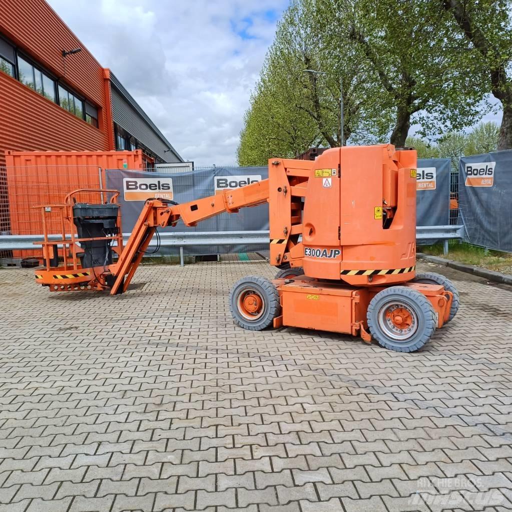 JLG E300AJP Podnośniki przegubowe