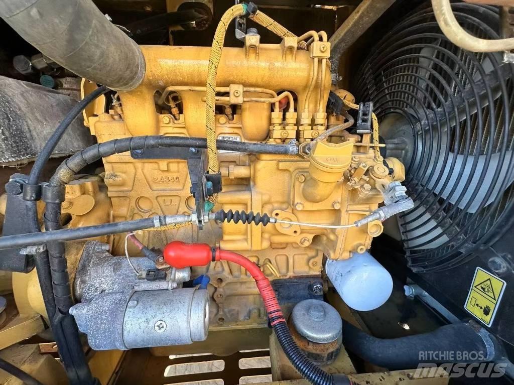 CAT 305.5 Minikoparki