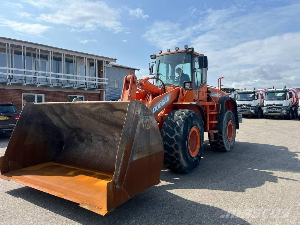 Doosan dl 300 Ładowarki kołowe