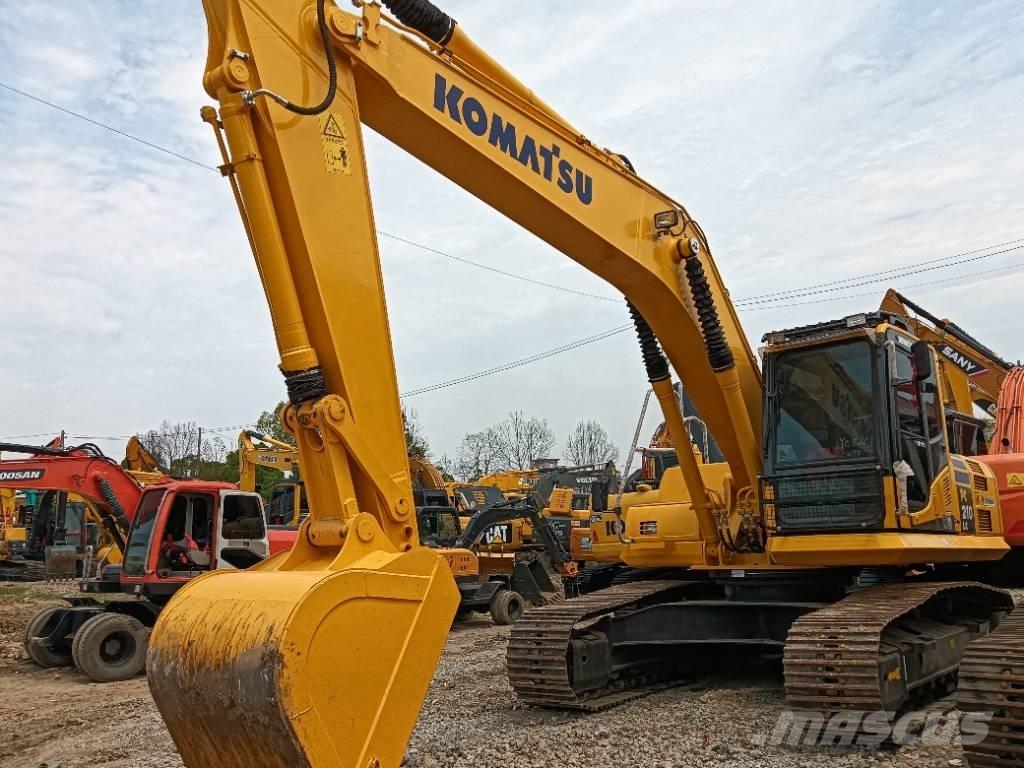 Komatsu PC 210 Koparki gąsienicowe