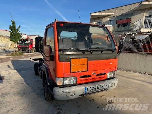 Nissan Cabstar E Busy / Vany