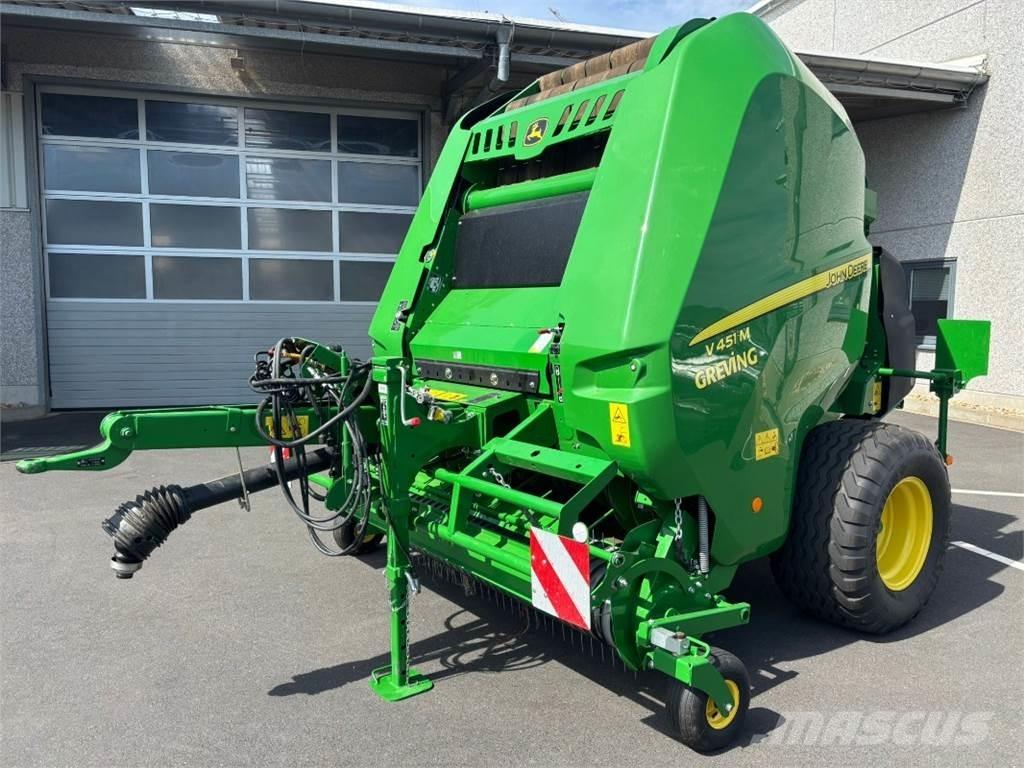 John Deere V451M Prasy zwijające
