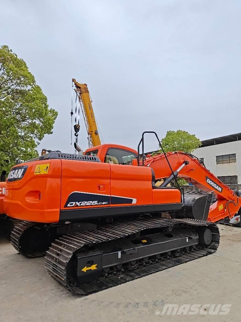 Doosan DX 225 LC Koparki gąsienicowe