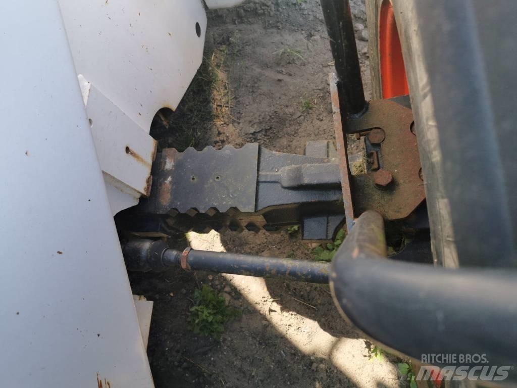 Bobcat T40140 2002r Koparko-ładowarki