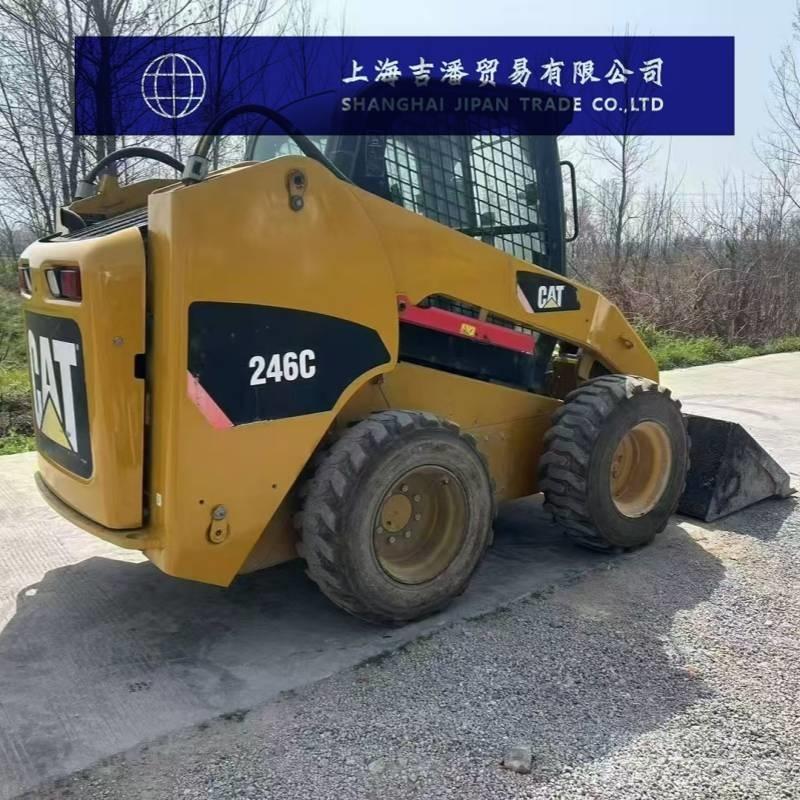 CAT 246 C Ładowarki burtowe