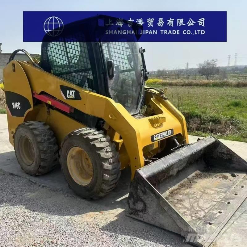 CAT 246 C Ładowarki burtowe