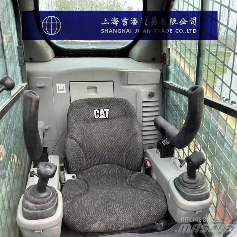 CAT 246 C Ładowarki burtowe