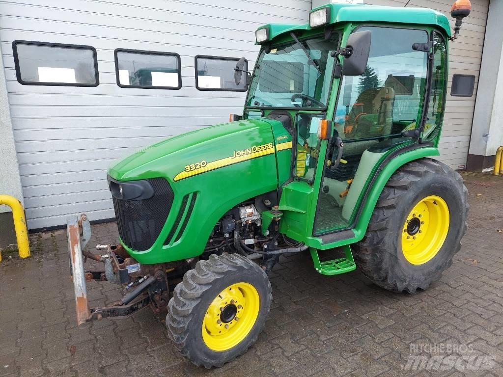 John Deere 3320 Mikrociągniki