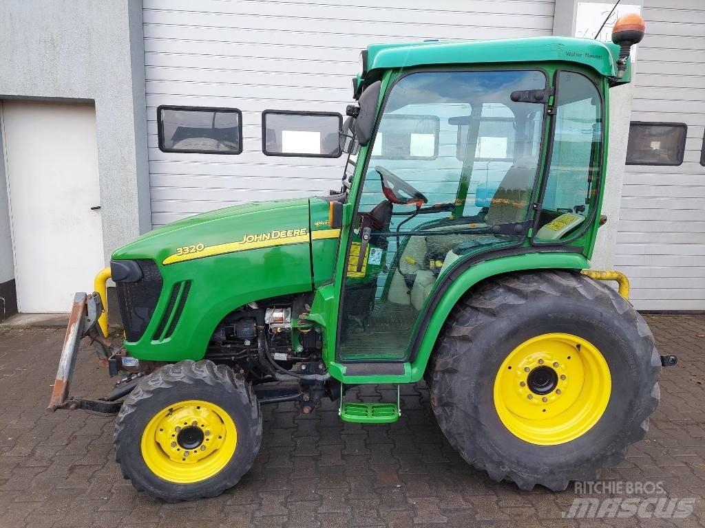 John Deere 3320 Mikrociągniki