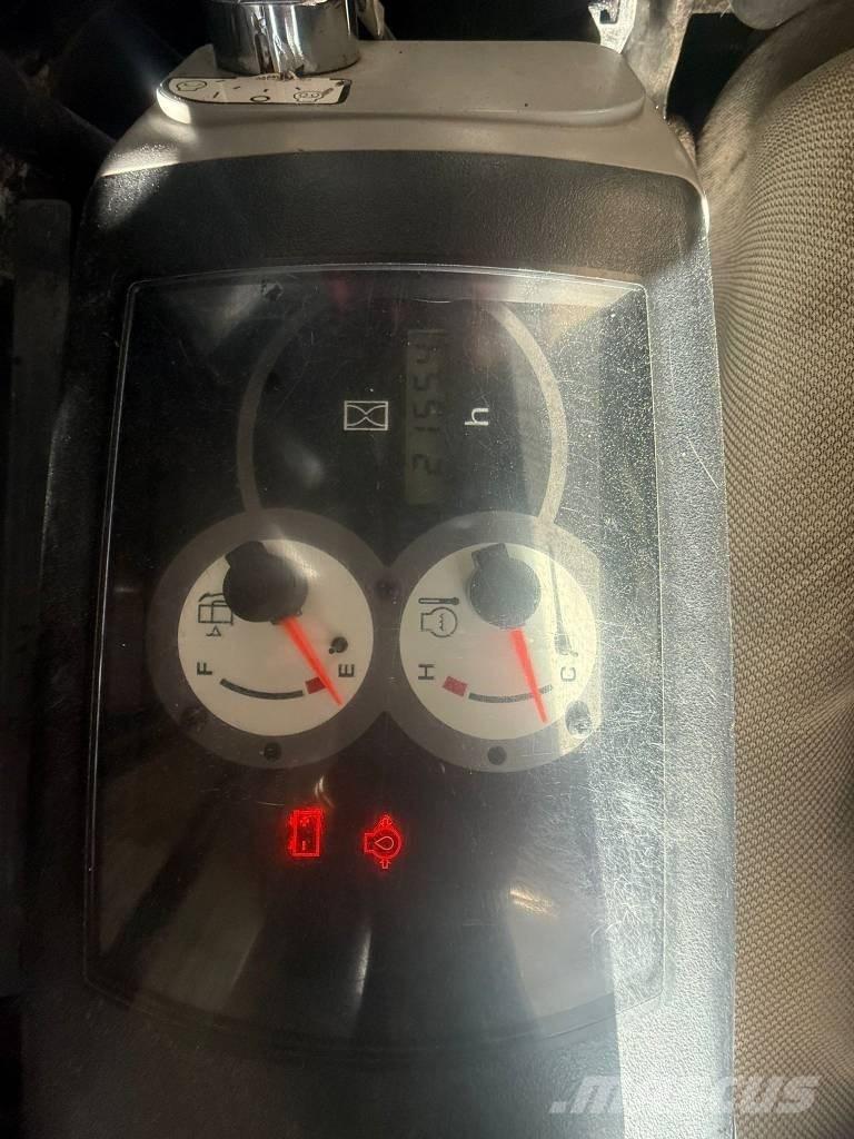 Komatsu PC 27 Minikoparki