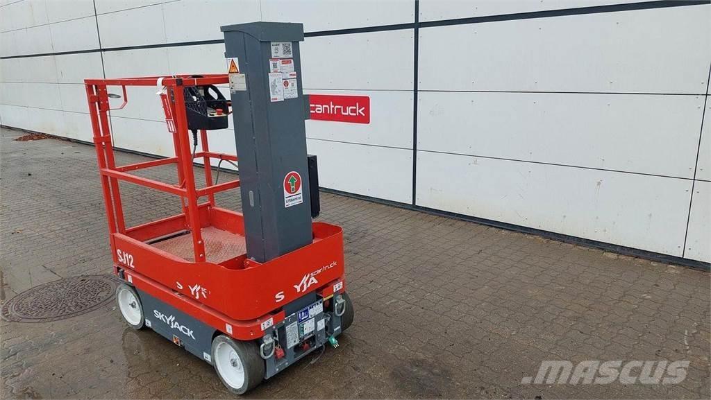 SkyJack SJ12 Podnośniki masztowe