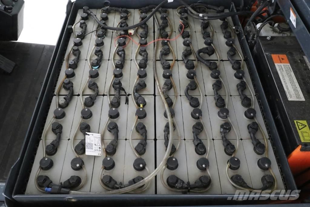 Toyota 8 FBMT 30 Wózki elektryczne