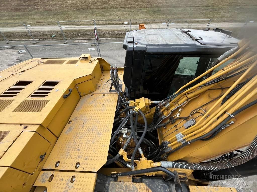 CAT 330 Koparki gąsienicowe