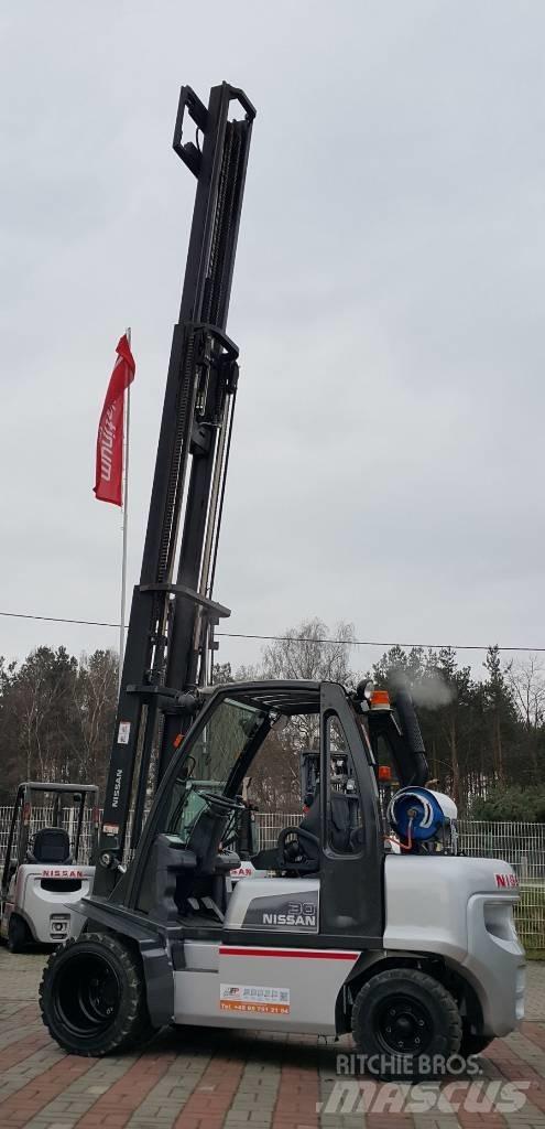 Nissan UGD02A30PQ Wózki LPG