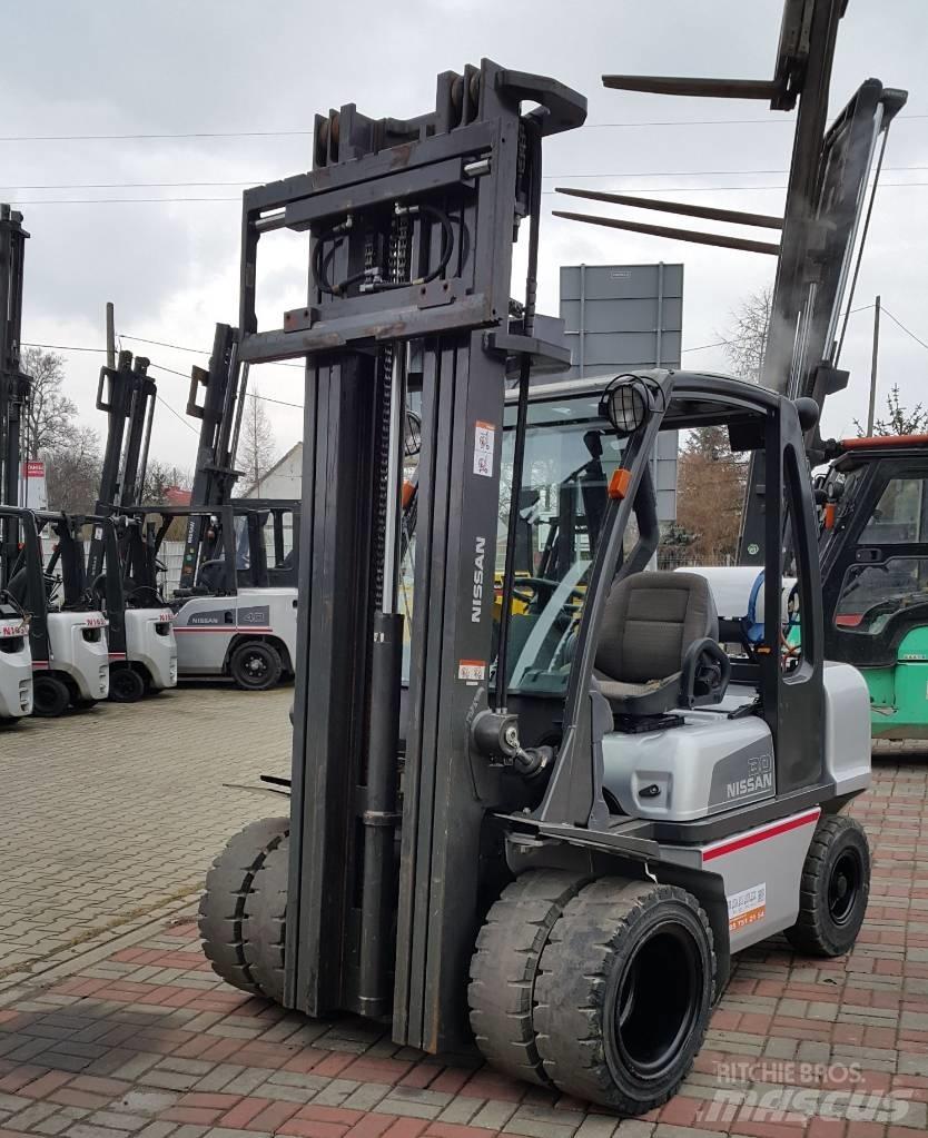Nissan UGD02A30PQ Wózki LPG