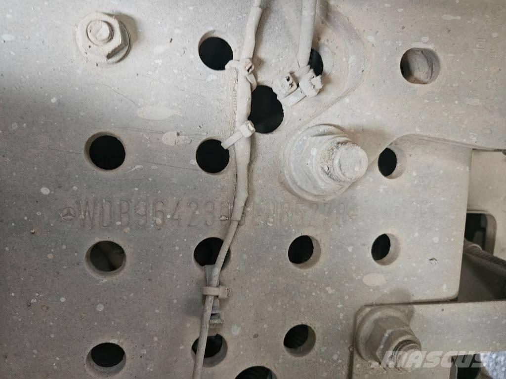 Mercedes-Benz 3951K Wozidła kolebkowe