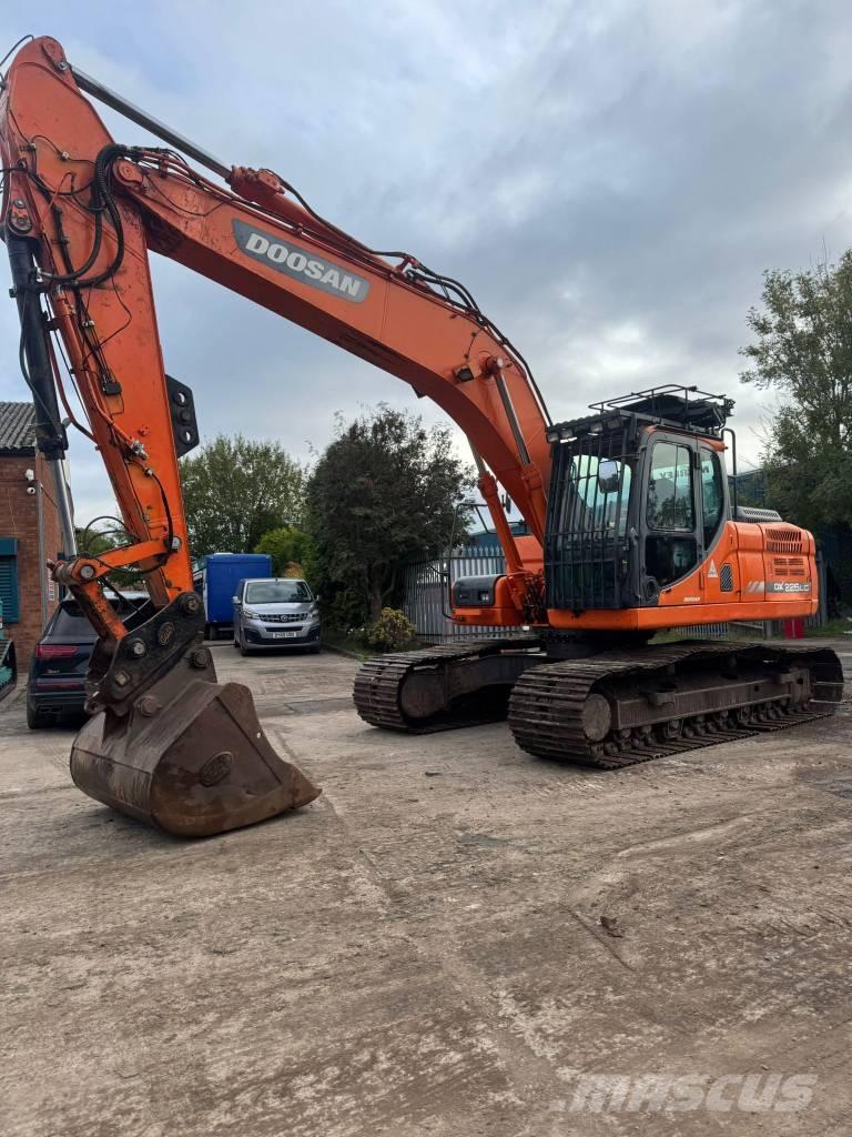 Doosan DX 225 LC Koparki gąsienicowe