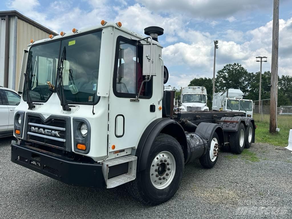 Mack MRU613 Śmieciarki