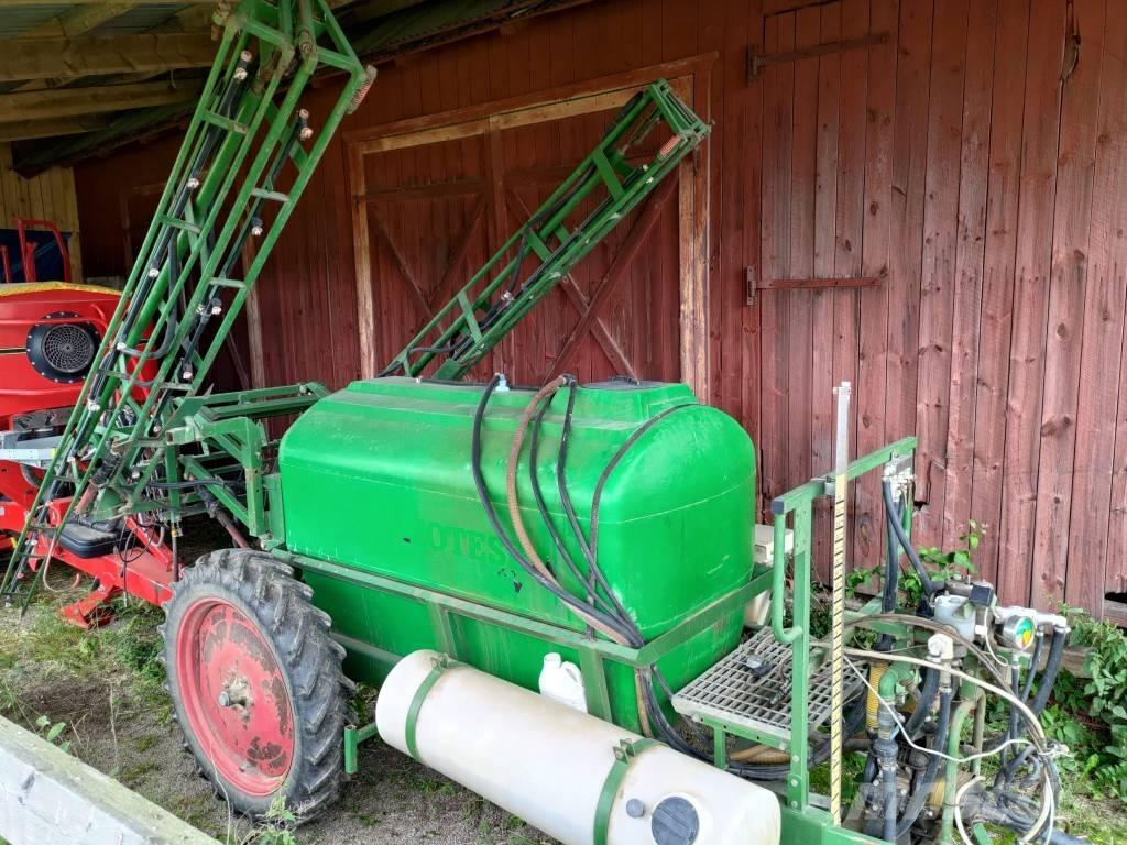 Moteska M2500 Opryskiwacze zaczepiane