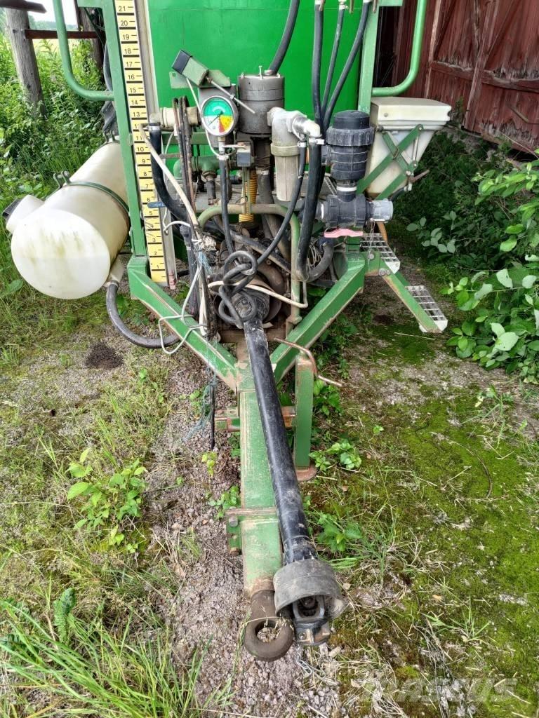 Moteska M2500 Opryskiwacze zaczepiane