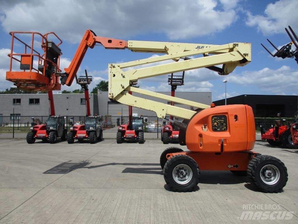 JLG 450AJ (920) Kompaktowe samojezdne wysięgniki podnośnikowe