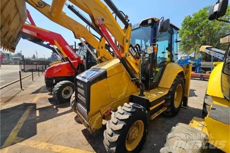 CAT 426F2 TLB Koparko-ładowarki
