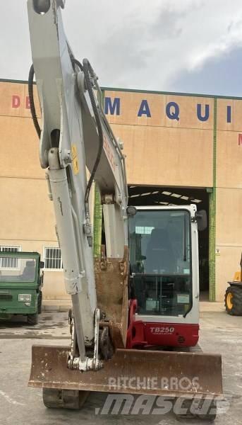 Takeuchi TB 250 Minikoparki