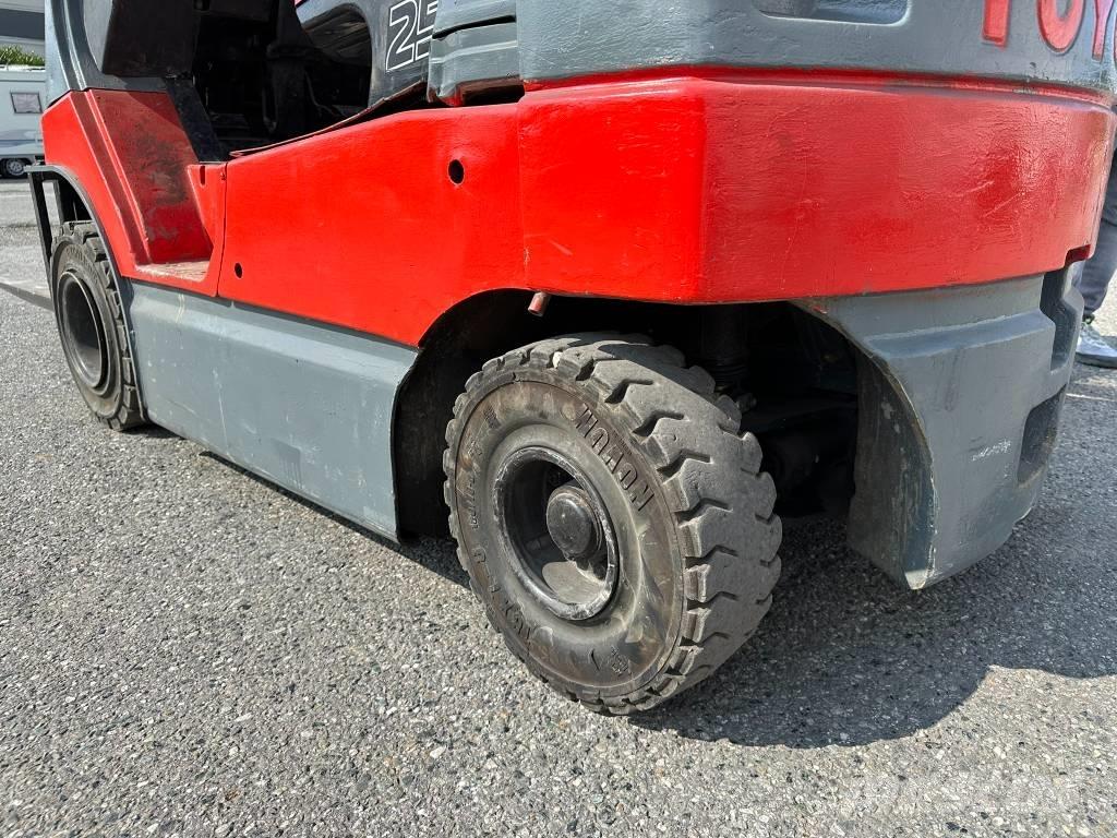 Toyota 7 FB 25 Wózki elektryczne