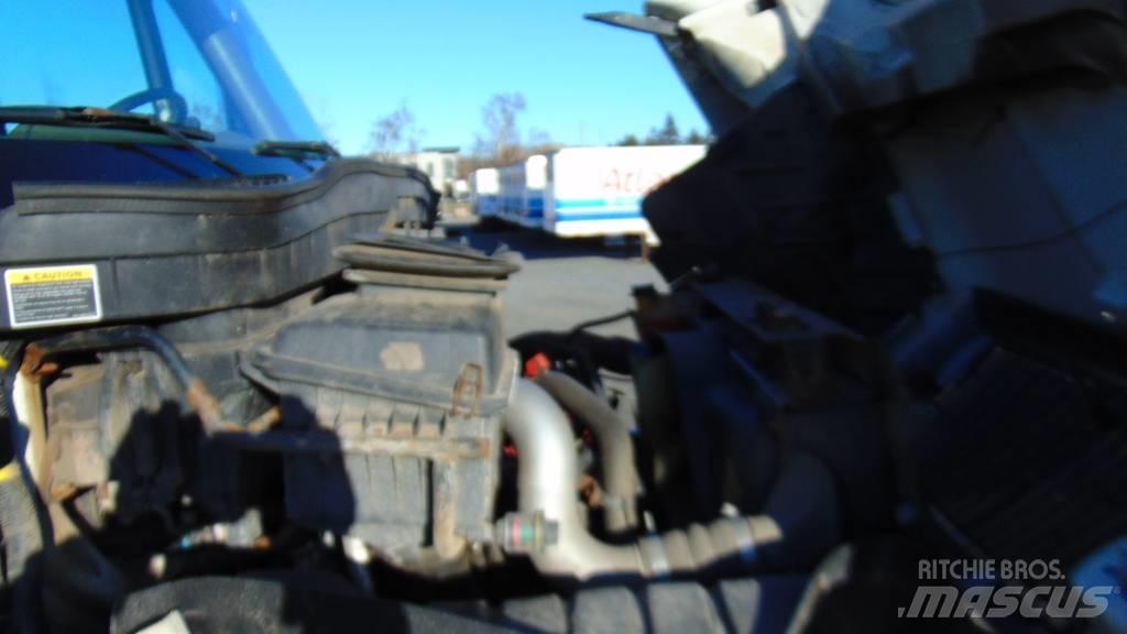 International 4300 Samochody ciężarowe ze skrzynią zamkniętą