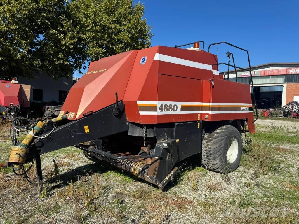 Hesston 4880 Prasy kostkujące