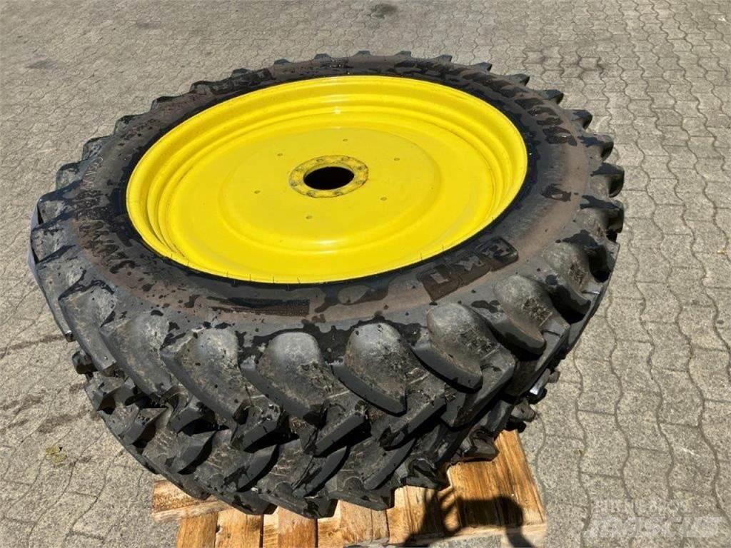 BKT 320/90R42 Opony, koła i felgi