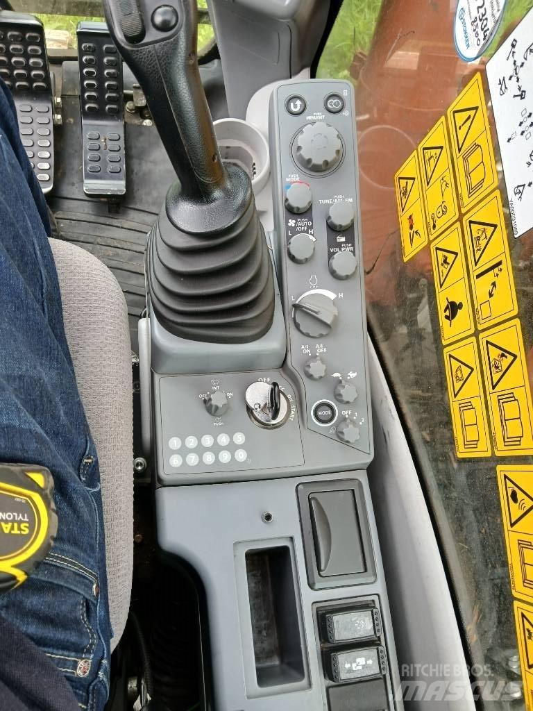 Hitachi ZX 135 US-6 Koparki gąsienicowe