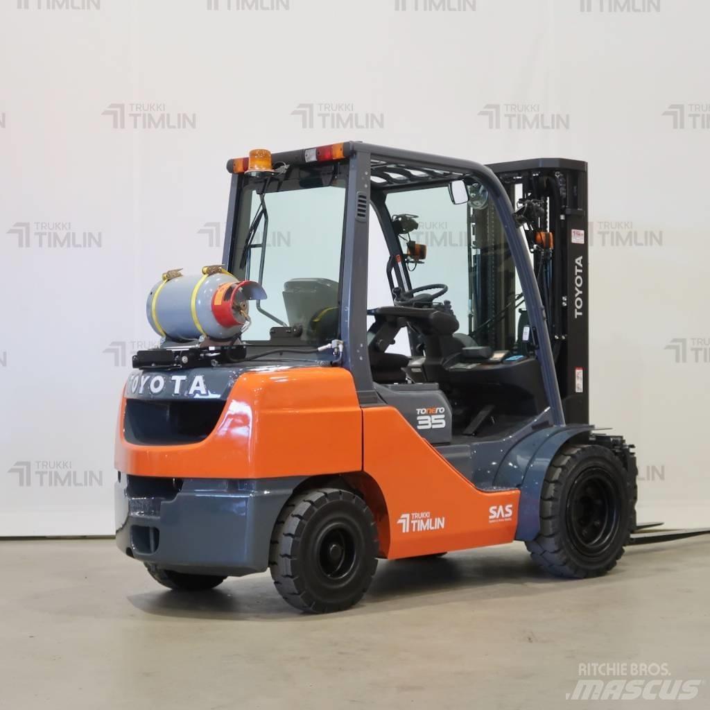 Toyota 02-8FGJF35 Wózki LPG