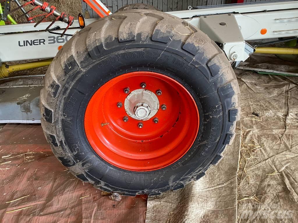 CLAAS Liner 3600 Zgrabiarki i przetrząsacze