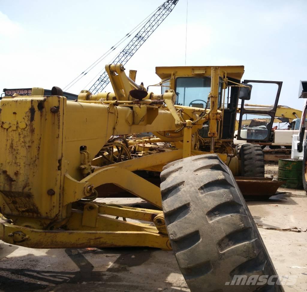 Komatsu GD 705 A-4A Równiarki