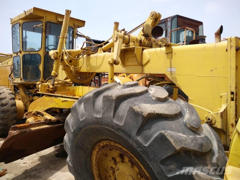 Komatsu GD 705 A-4A Równiarki