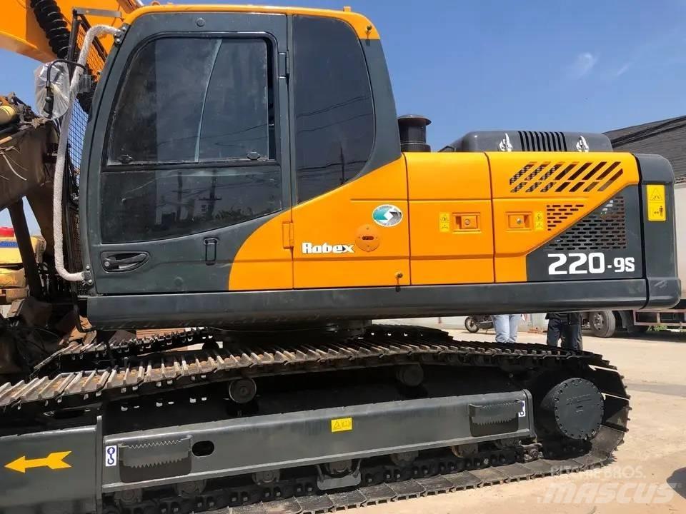 Hyundai R220-9s Koparki gąsienicowe