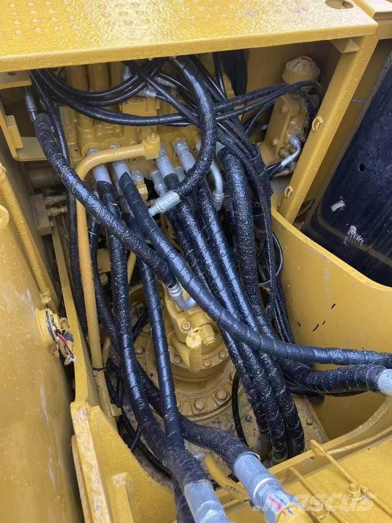 CAT 320 D2 Koparki gąsienicowe