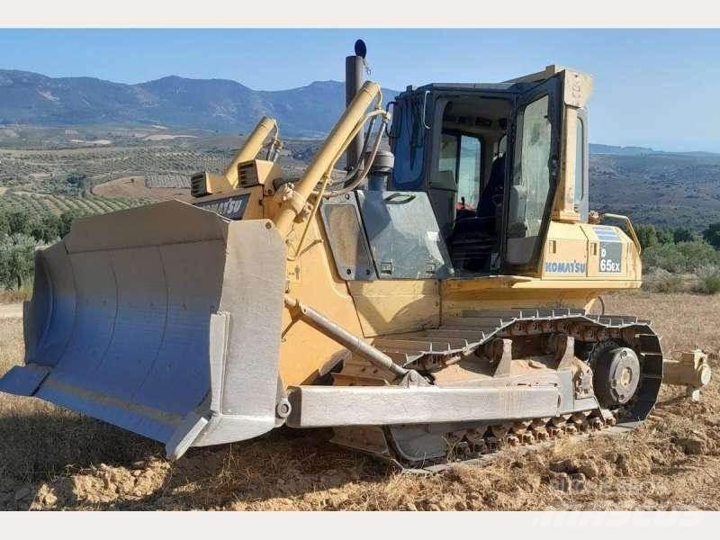 Komatsu D65EX-15 Spycharki gąsienicowe