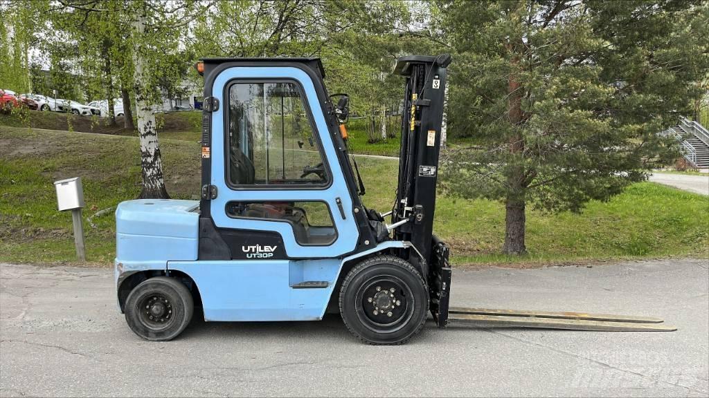 Utilev UT 30 PD Wózki Diesla