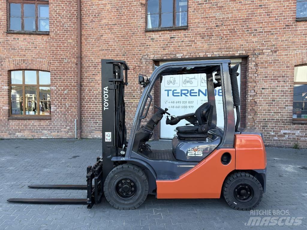 Toyota 02-8 FDF 25 Wózki Diesla