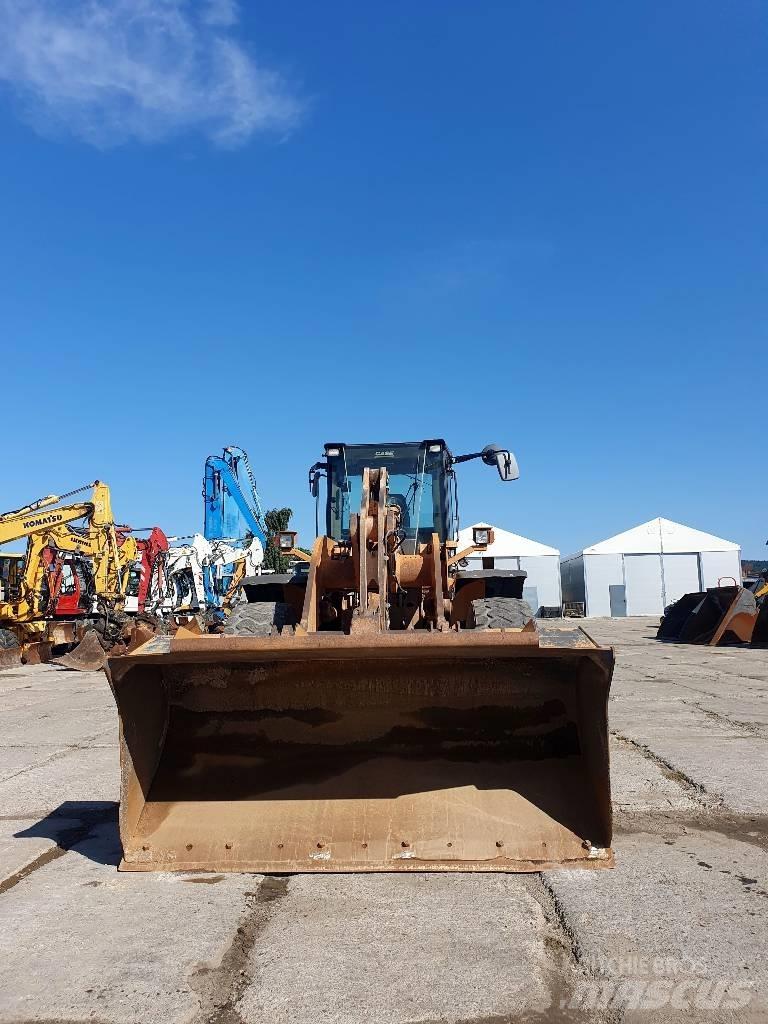 CASE 821 E Ładowarki kołowe