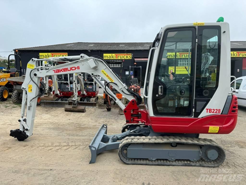Takeuchi TB228 Minikoparki