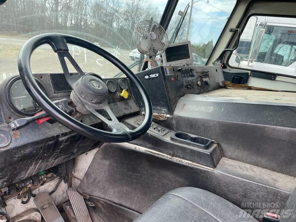 Mack LEU613 Pojazdy pod zabudowę