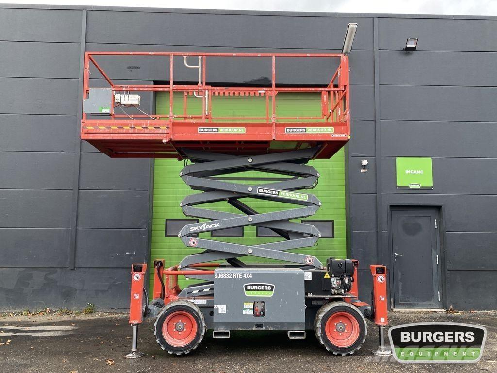 SkyJack SJ6832 RTE Podnośniki nożycowe