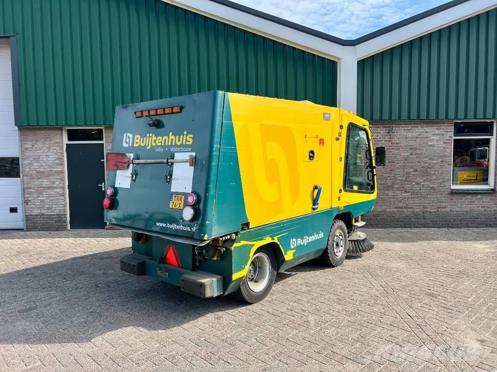 Tennant A85 Zamiatarki - Zgarniarki - Odśnieżarki