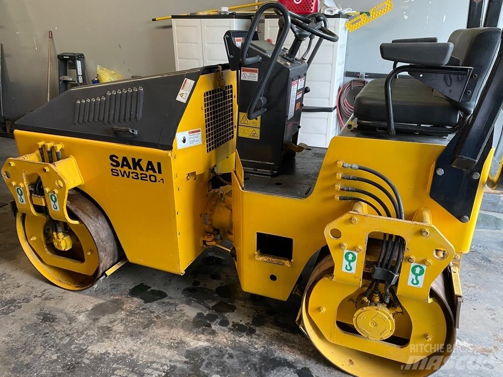 Sakai SW 320-1 Walce dwubębnowe